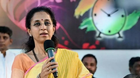 12 विद्यार्थ्यांना कारने उडवले, 4 जणांचे पाय मोडले, खा. सुप्रिया सुळे म्हणाल्या ….
