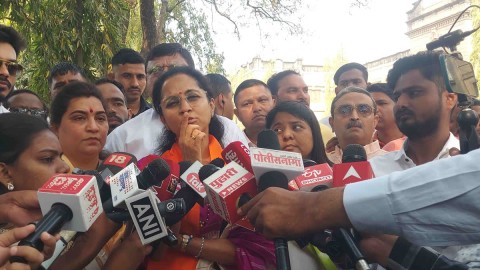 [ETV Bharat]मला रोहितची काळजी वाटते; आमदार रोहित पवारांना सुरक्षा द्यावी- सुप्रिया सुळे