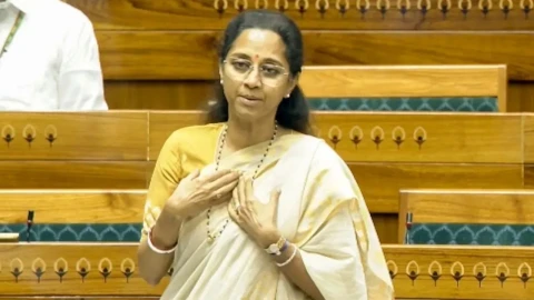 [Navarashtra]दोन महिने उलटले तरी न्यायाची प्रतीक्षा”; अजित पवार विमान अपघात प्रकरणी सुप्रिया सुळे सभागृहात आक्रमक