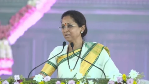 [Navarashtra]“मविआचा कार्यकर्ता वहिनींसोबत ताकदीनं उभा..; सुप्रिया सुळेंचे सांगता सभेत आश्वासन