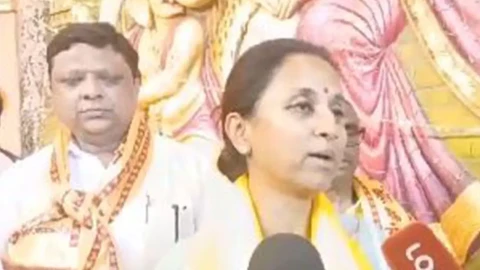 [Asianet News Marathi]पाऊस नाही, महागाई वाढली; सुप्रिया सुळेंनी गणपतीला घातलं साकडं