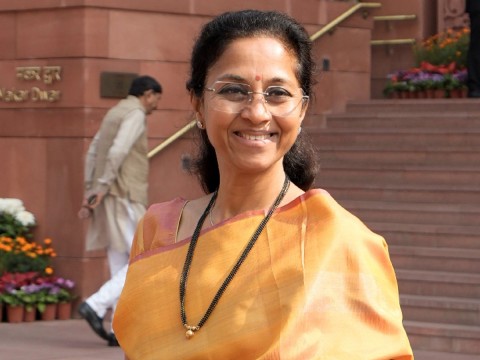 [Sakal]दुष्काळी मदत शेतकऱ्यांपर्यंत पोहोचली नाही, खासदार सुप्रिया सुळे यांची सरकारवर टीका