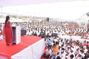 डिजिटल इंडियाने पोट भर नाही - सुप्रिया सुळे यांचा हल्लाबोल