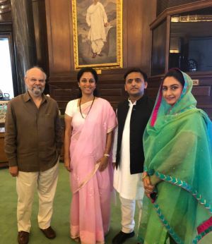 Akhilesh Yadav & Harsimrat Kaur Badal